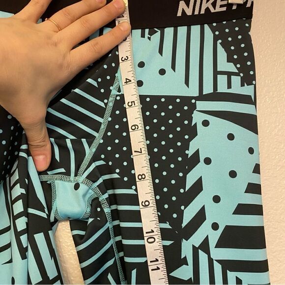 Nike Pro run geometric print patchwork capri dri fit cropped running leggings M - Picture 4 of 10
